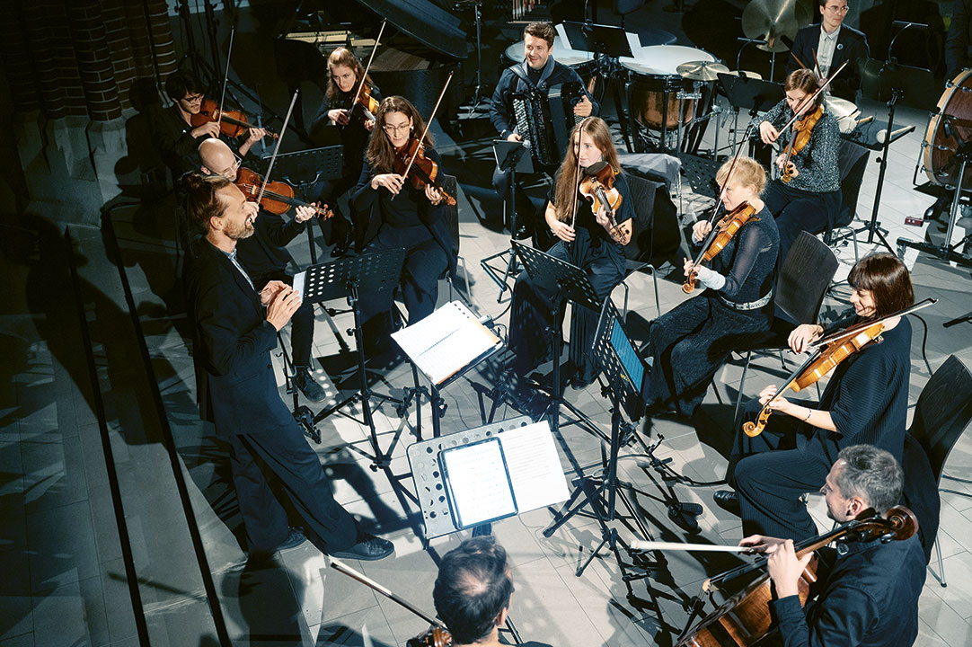 Orchester im Treppenhaus © Moritz Küstner